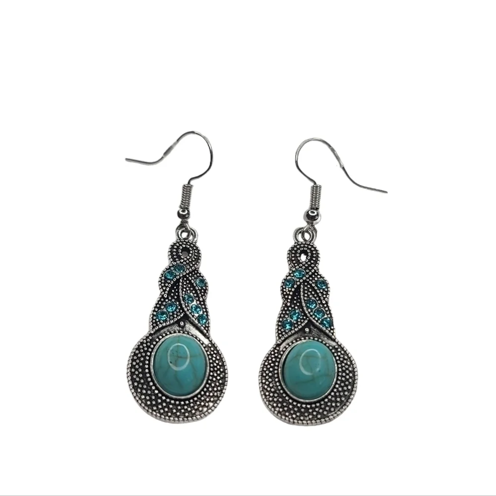 NWT Water Shaped Drop Down Turquoise Rhinestone Earrings